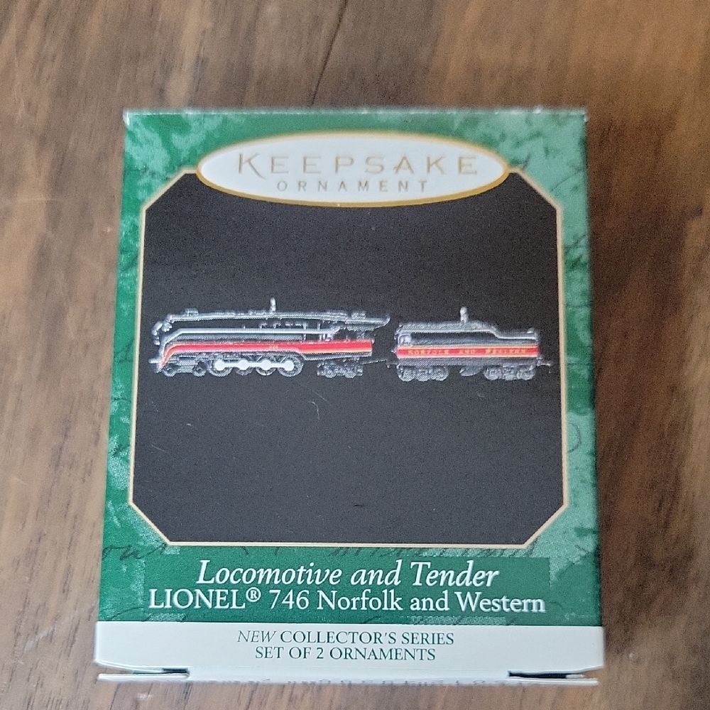 Hallmark 1999 Locomotive and Tender Lionel 746 Norfolk & Western HolidayOrnament